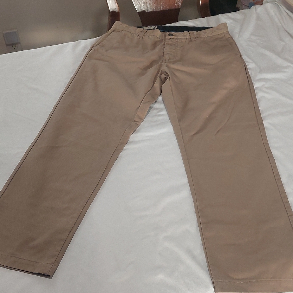 Volcom Men's Khaki Chinos.Around A Size 30 Waist .Length Is 29 "